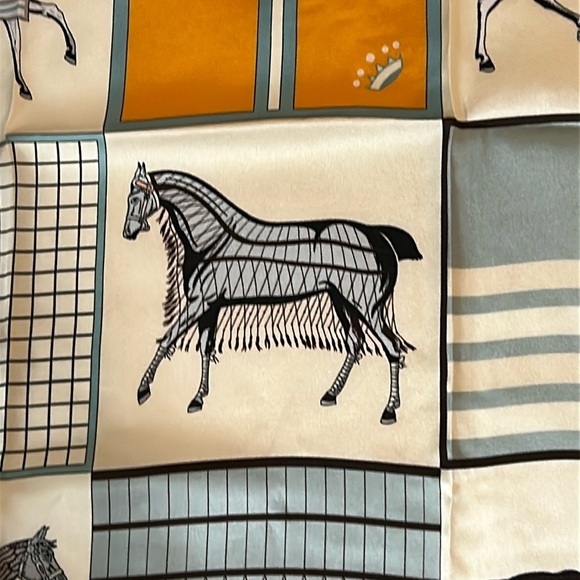 R-2225- Colorful Equestrian Print Scarf NWT - Picture 2 of 7